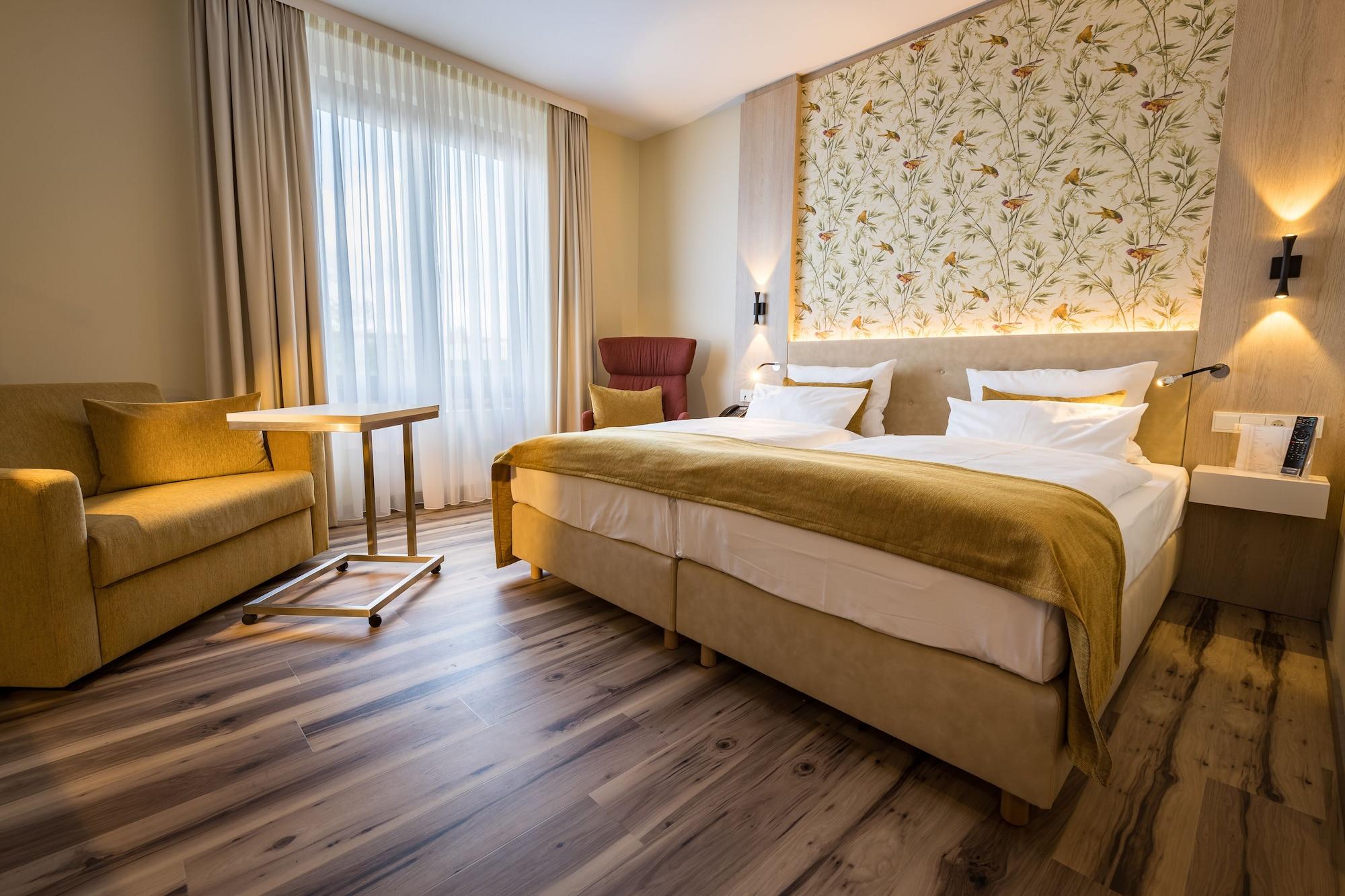 First Inn Hotel Zwickau Exteriör bild
