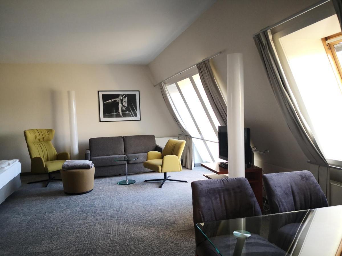 First Inn Hotel Zwickau Exteriör bild