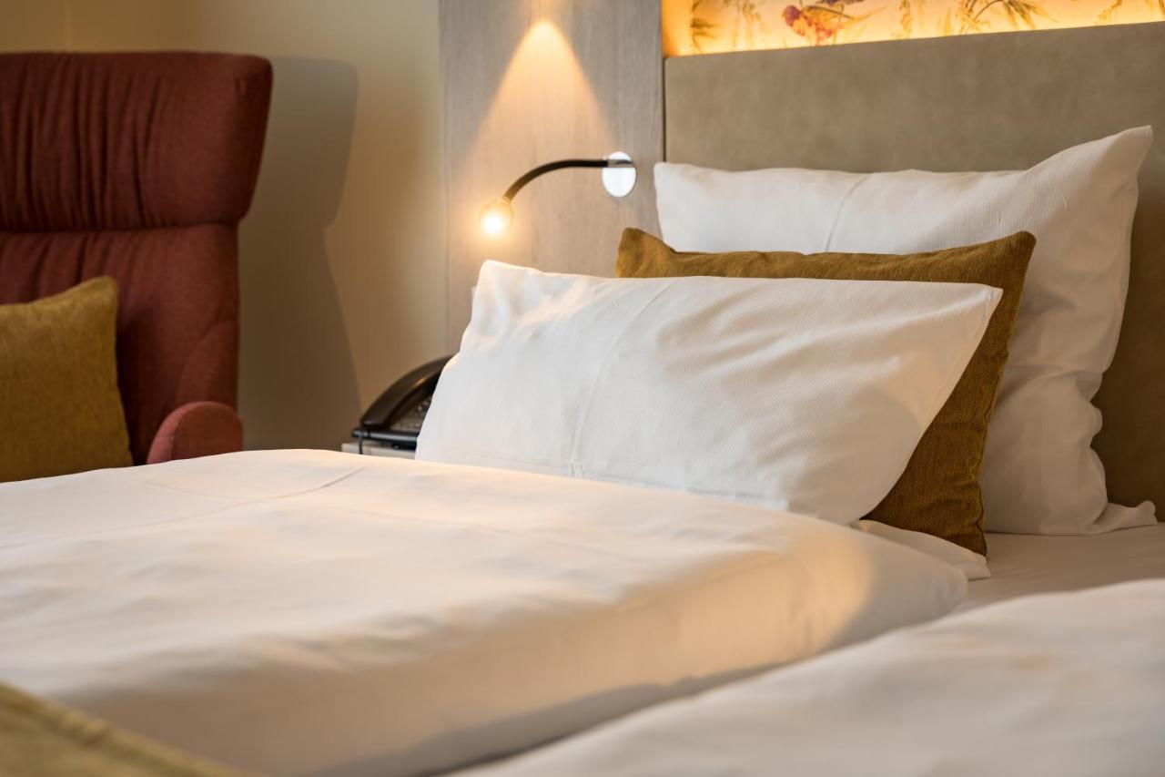 First Inn Hotel Zwickau Exteriör bild