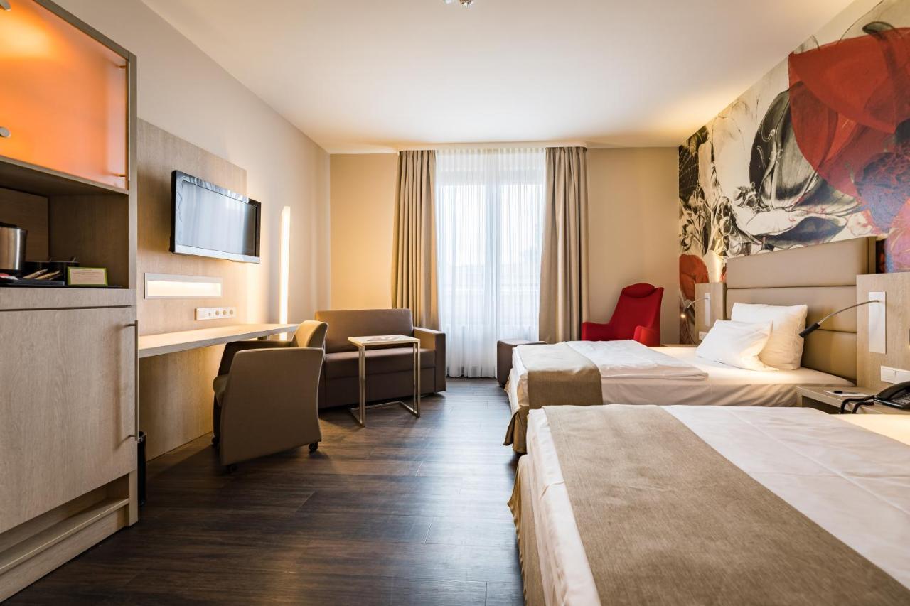 First Inn Hotel Zwickau Exteriör bild