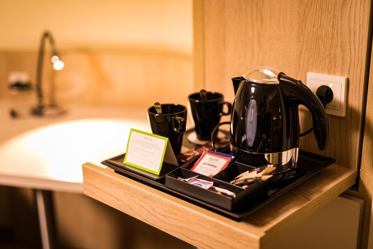 First Inn Hotel Zwickau Exteriör bild