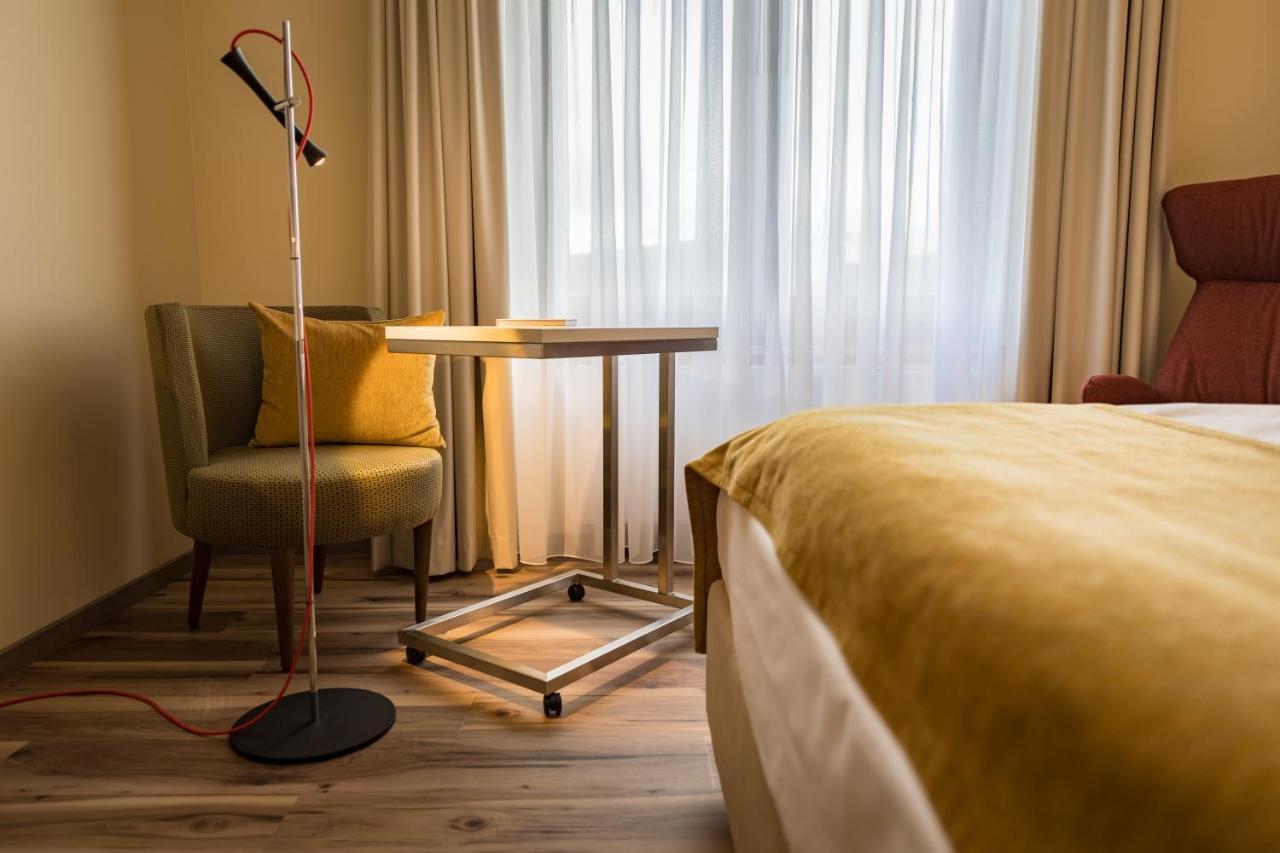 First Inn Hotel Zwickau Exteriör bild
