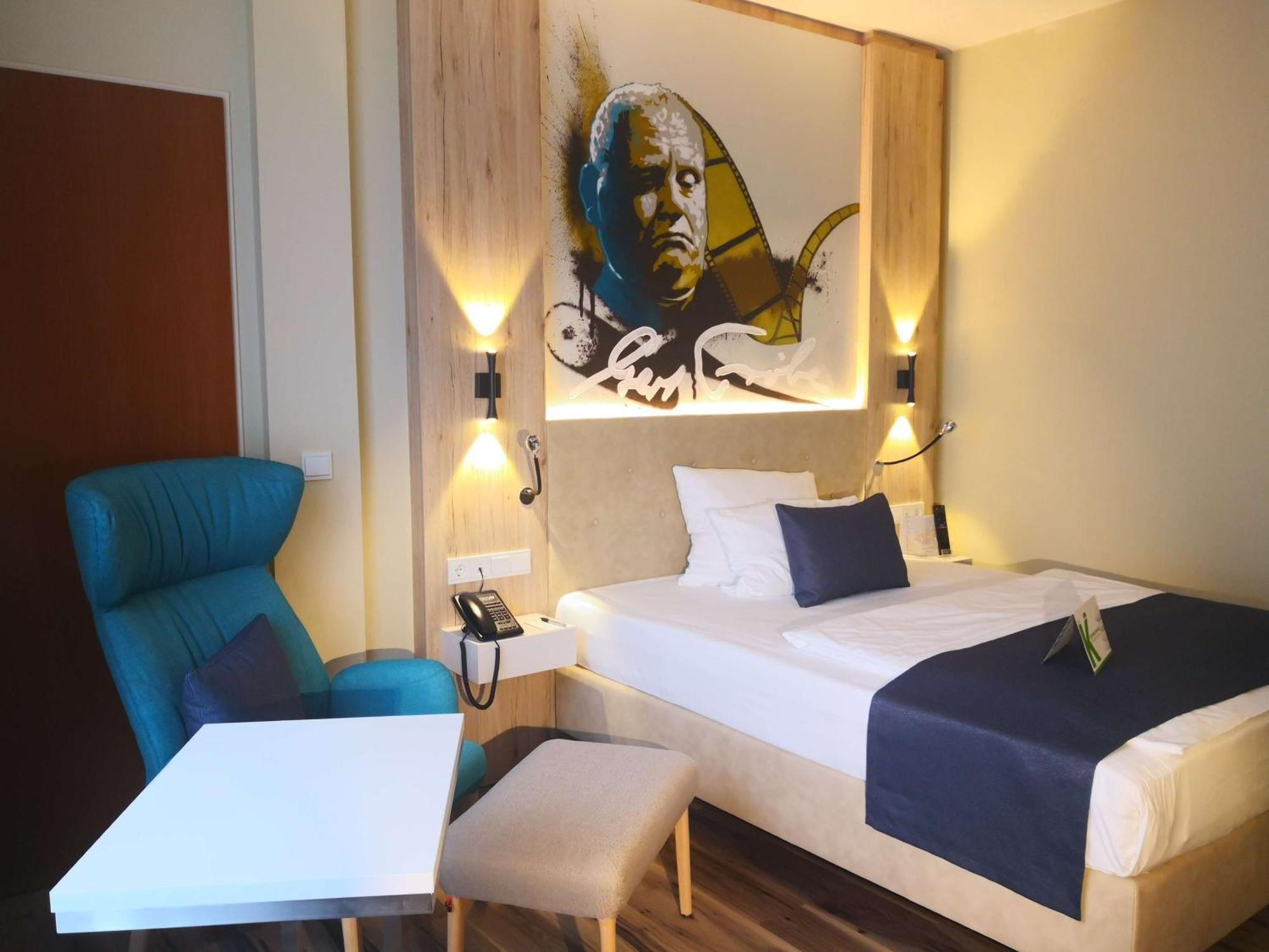 First Inn Hotel Zwickau Exteriör bild