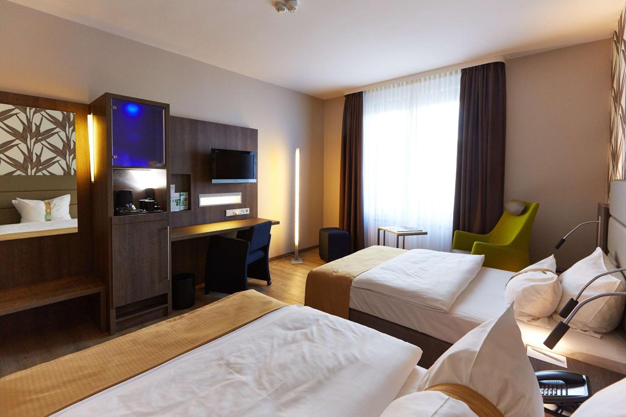 First Inn Hotel Zwickau Exteriör bild