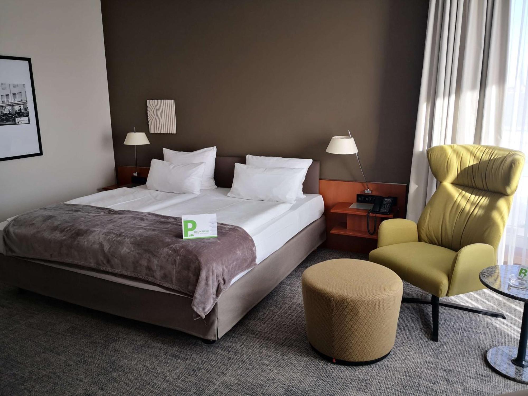 First Inn Hotel Zwickau Exteriör bild