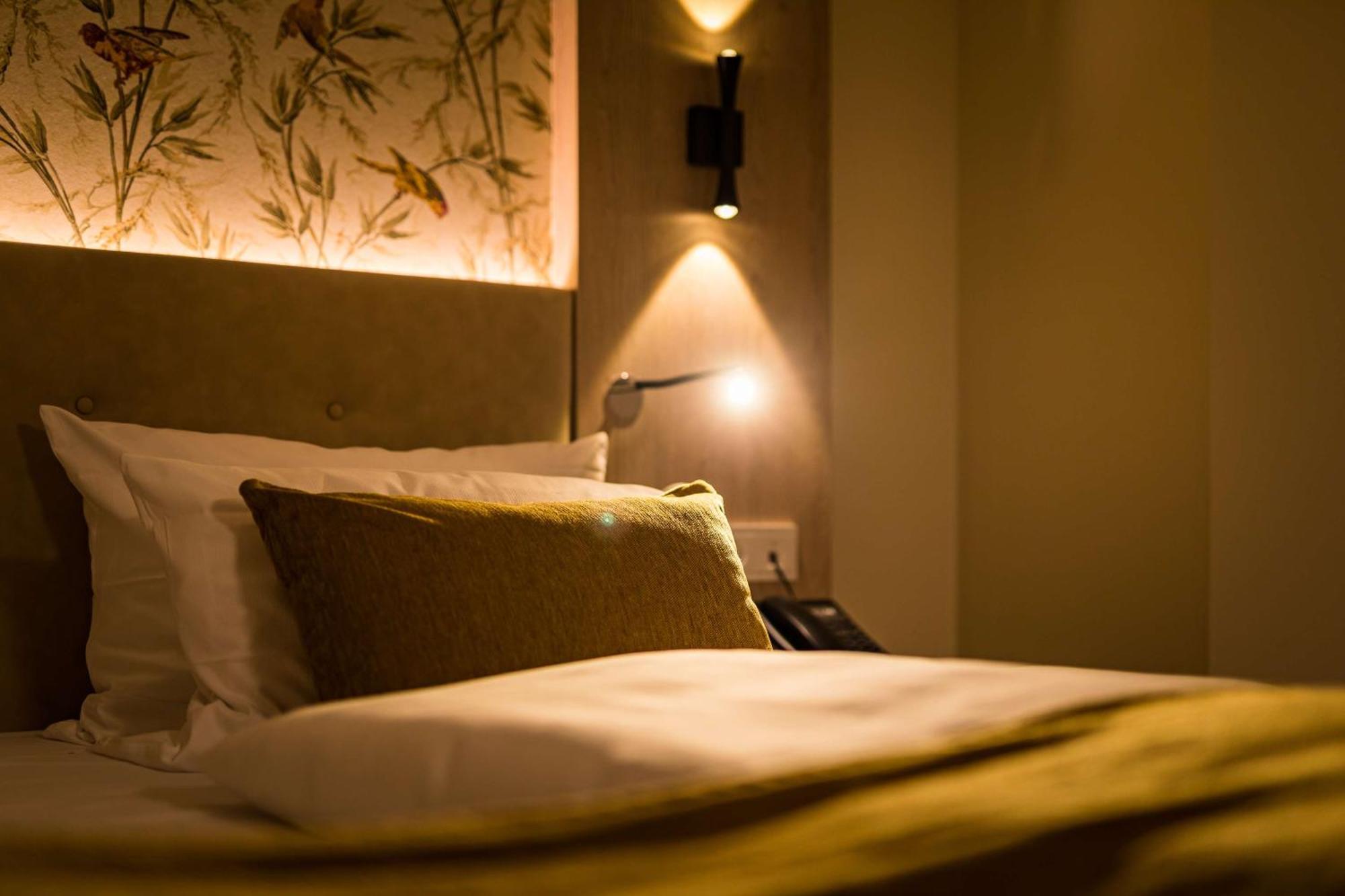 First Inn Hotel Zwickau Exteriör bild