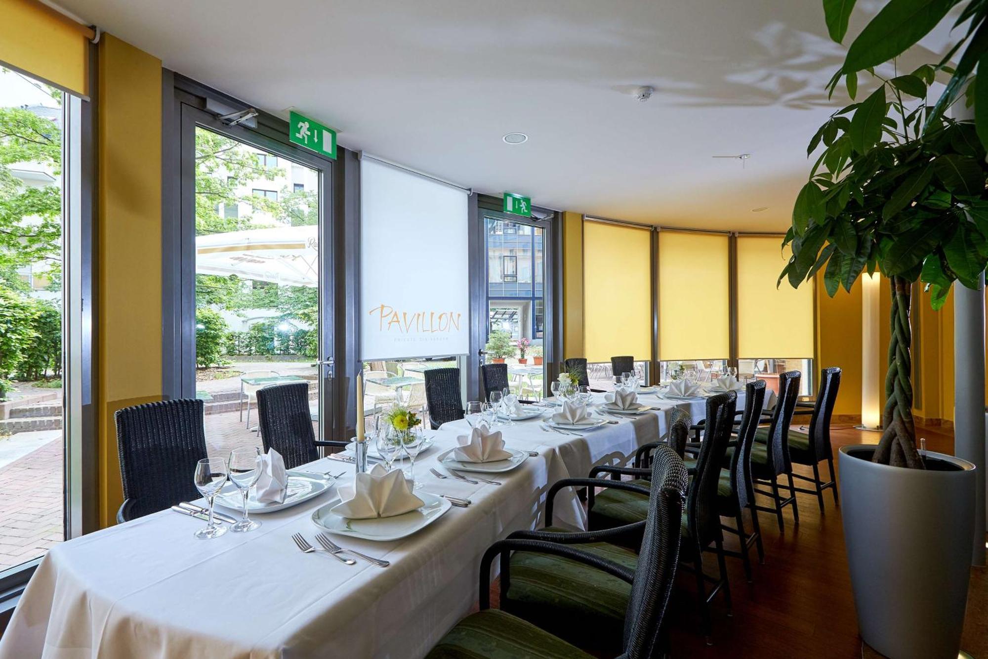 First Inn Hotel Zwickau Exteriör bild