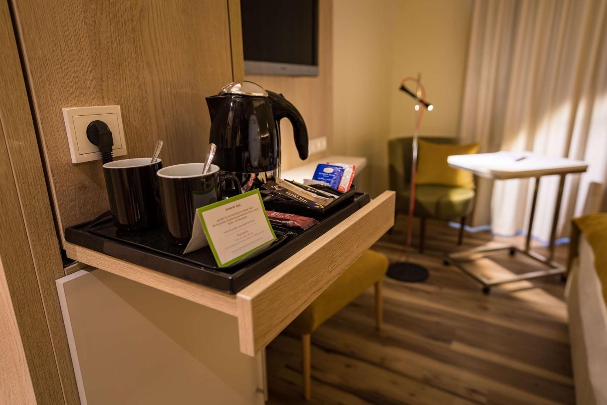 First Inn Hotel Zwickau Exteriör bild