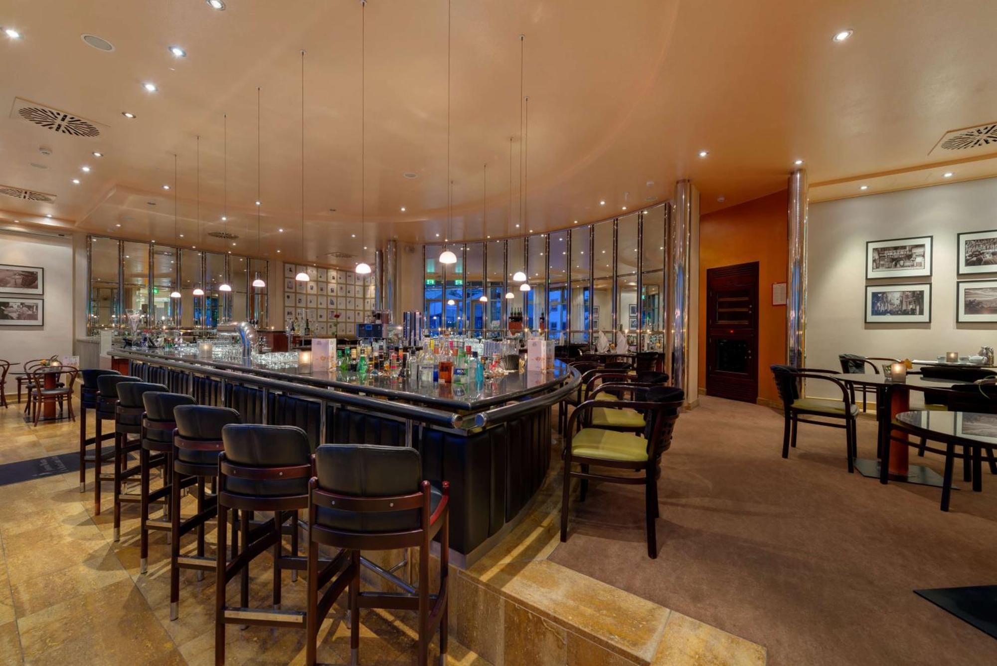 First Inn Hotel Zwickau Exteriör bild