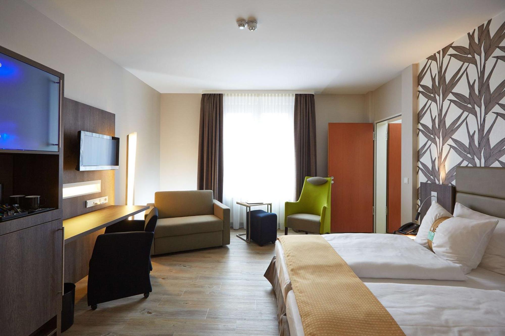First Inn Hotel Zwickau Exteriör bild
