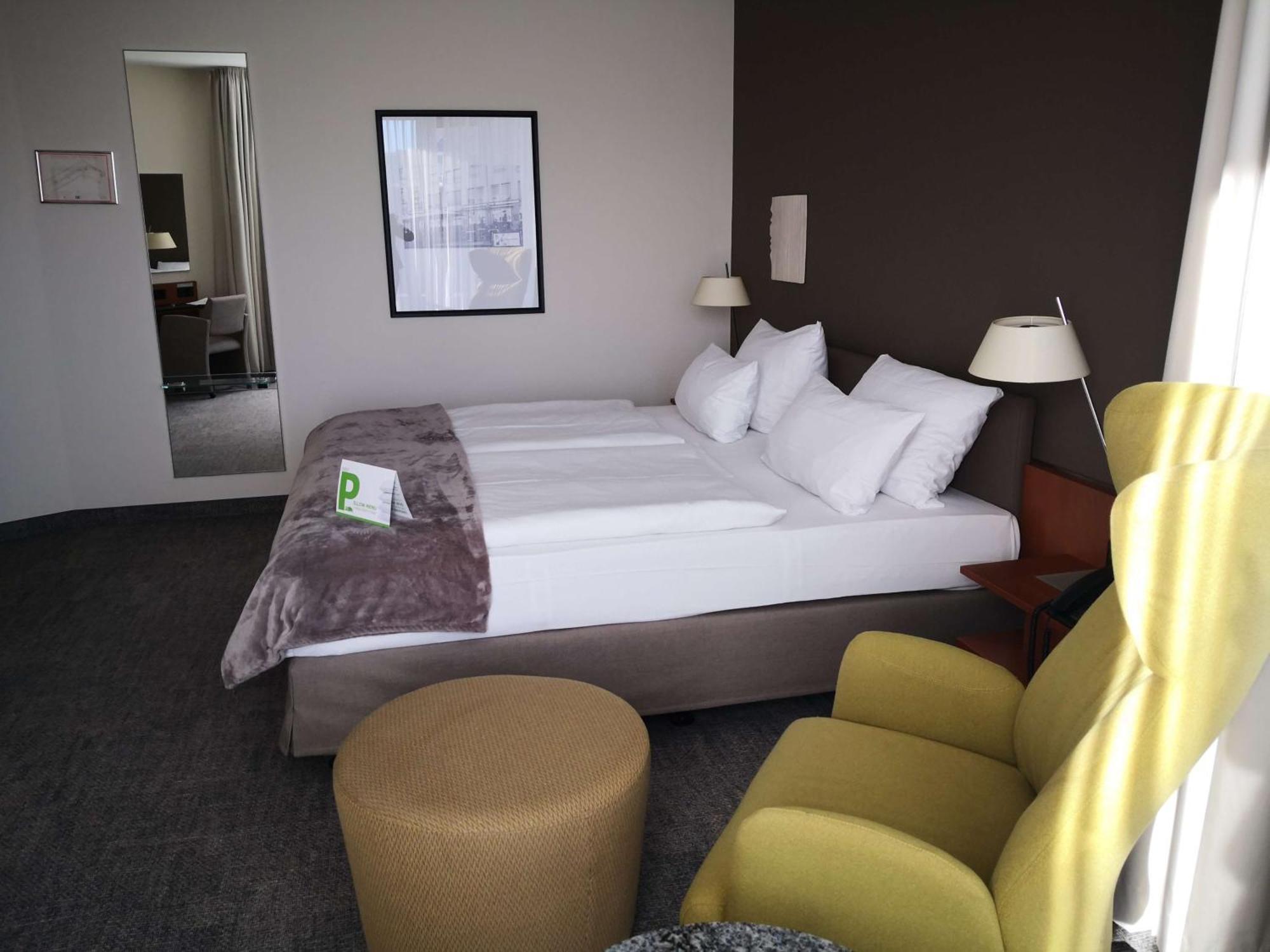 First Inn Hotel Zwickau Exteriör bild