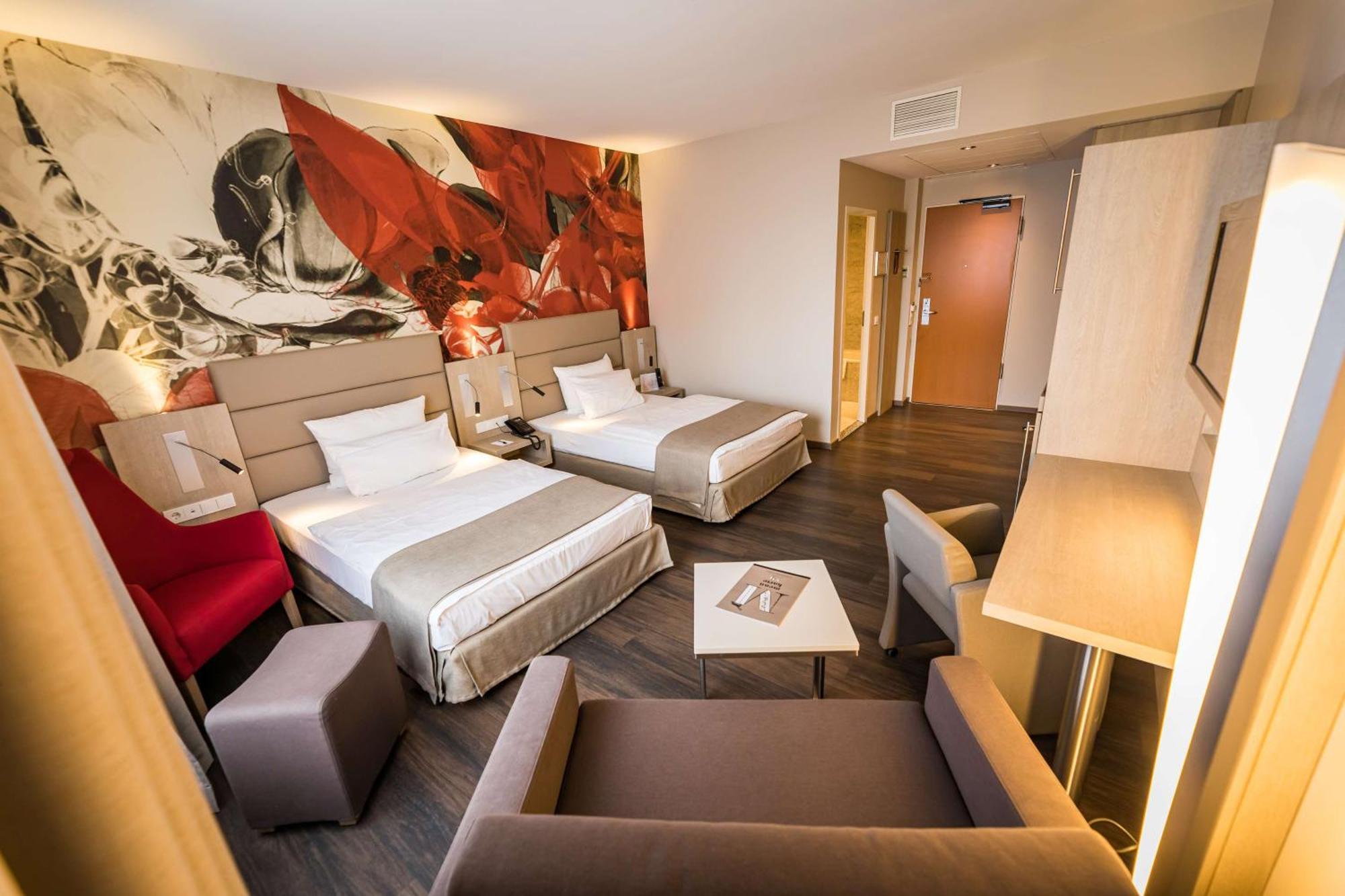 First Inn Hotel Zwickau Exteriör bild