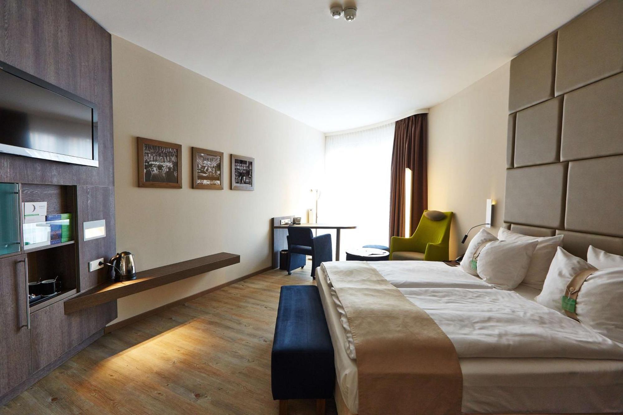 First Inn Hotel Zwickau Exteriör bild