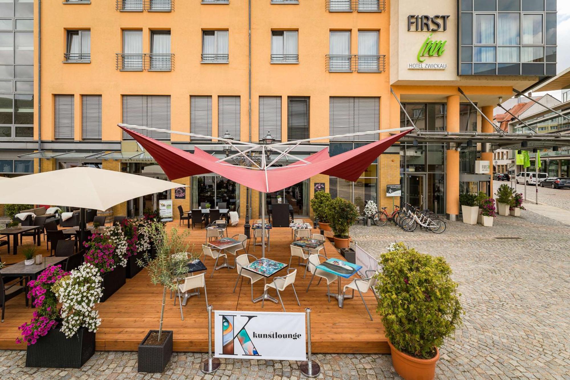First Inn Hotel Zwickau Exteriör bild