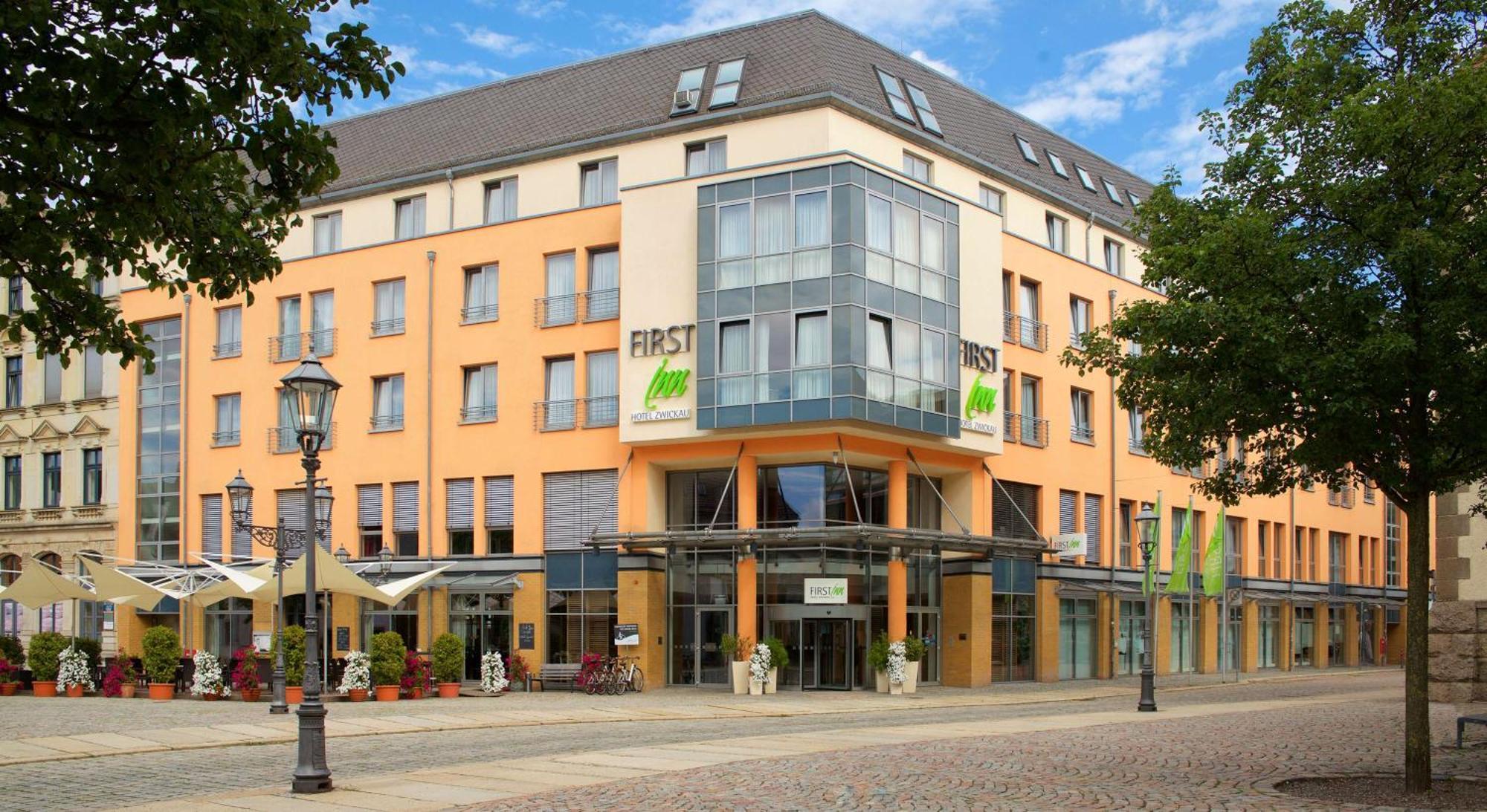 First Inn Hotel Zwickau Exteriör bild